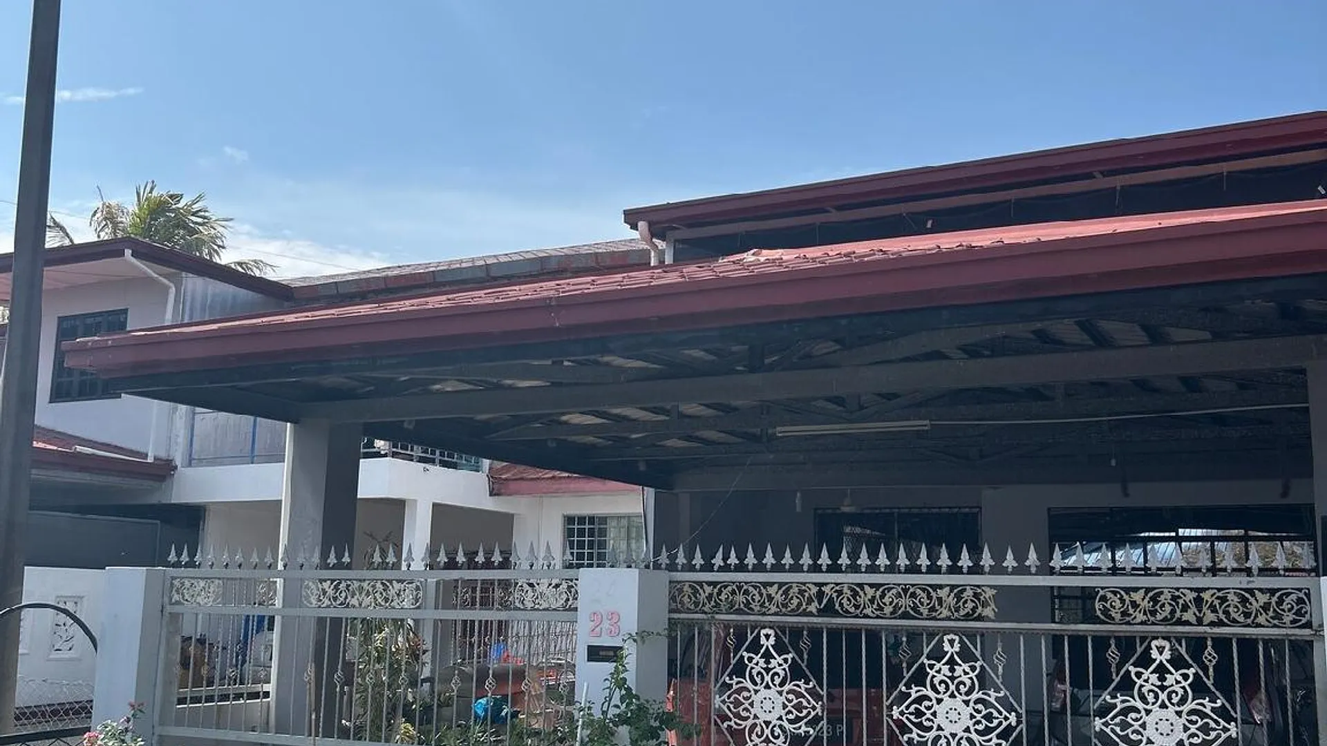 코타키나발루 푸타탄의 프라이빗 하우스 (m², 침실 4개, 프라이빗 욕실 3개) 2성급 싱글룸 외관