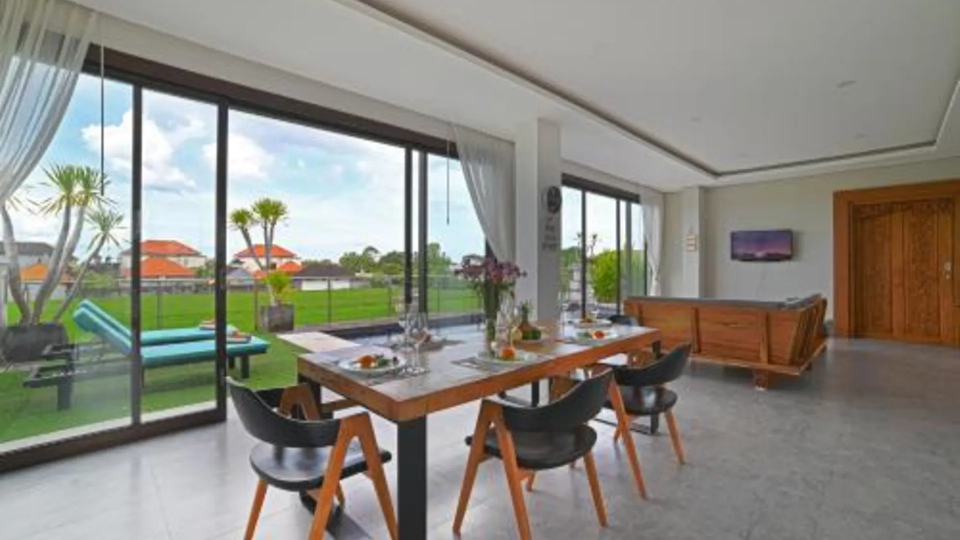 발리 Villa Emilia Seminyak by Nagisa Bali 2성급 호텔 로비