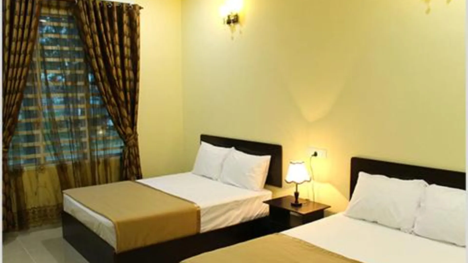 쿠안탄 빌라수리 홈스테이 3성급 호텔 스위트룸