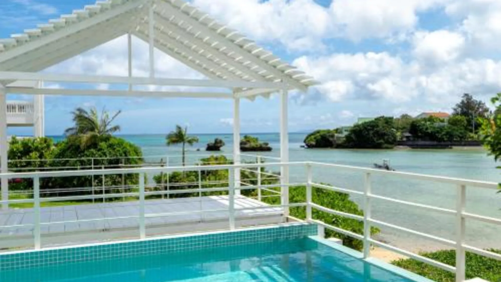 오키나와 본섬 아니베르사리오 비치프론트 풀 앤 BBQ 테라스 포함의 카시베쓰소 5성급 게스트하우스 부대시설