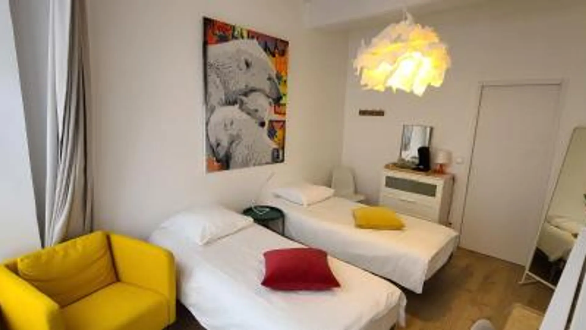 솔리유 Chambre de charme à Saulieu 3성급 호텔 수영장