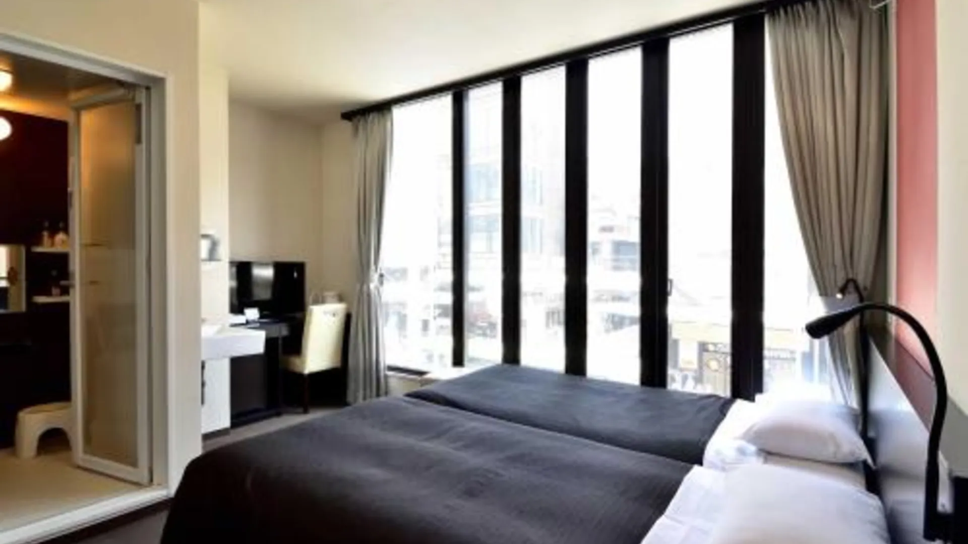 교토 이즈츠 호텔 교토 카와라마치 산조 3성급 호텔 스위트룸