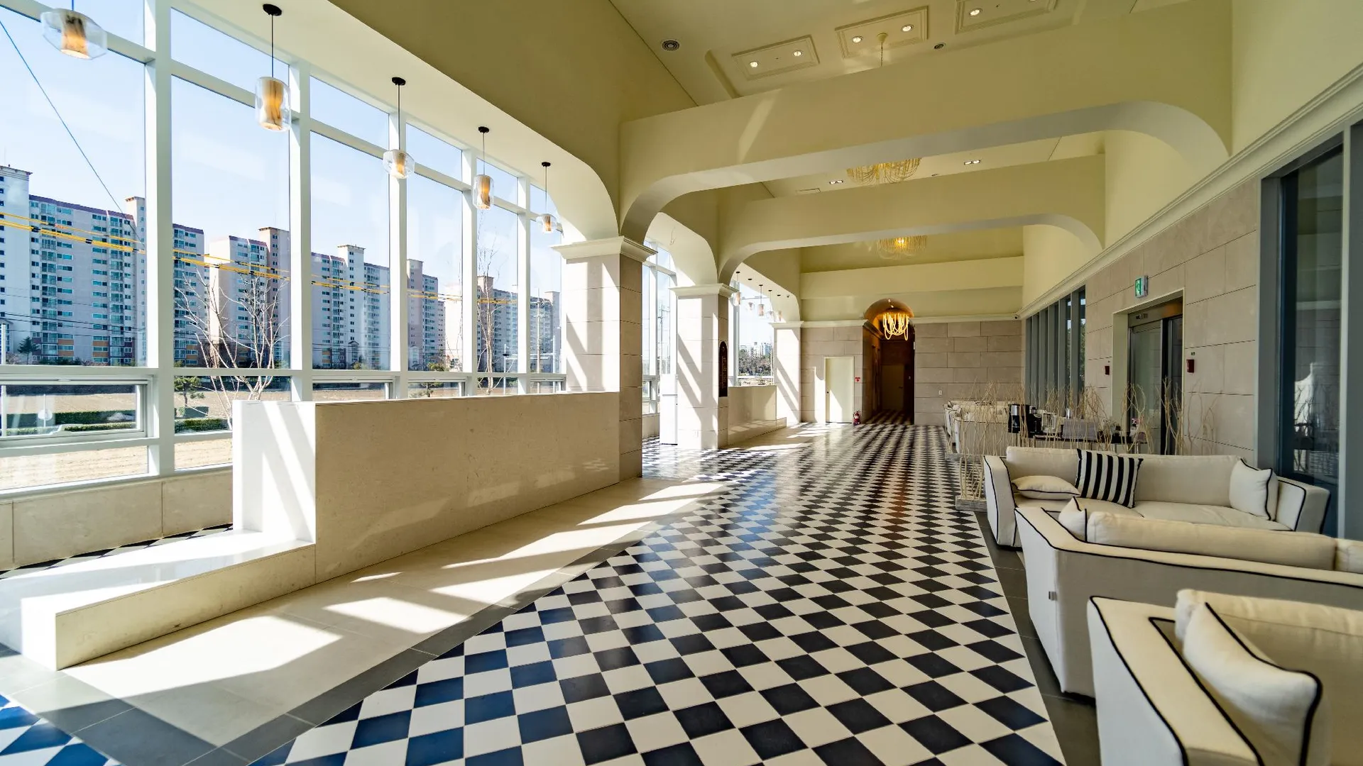 강릉 파인아트 라벨 3성급 호텔 로비