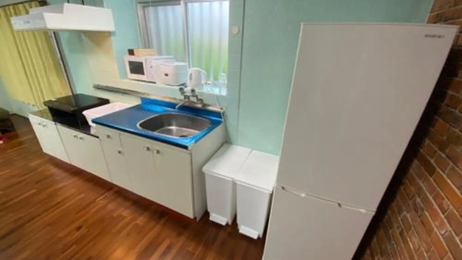 오키나와 본섬 FTH SKY with Large Garden 5 Minutes Walk to Beach 3성급 게스트하우스 레스토랑