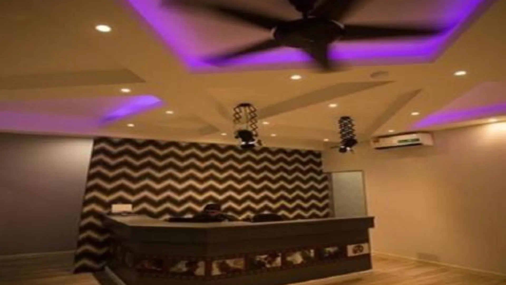 이포 할리우드 호텔 이포 2성급 호텔 외관