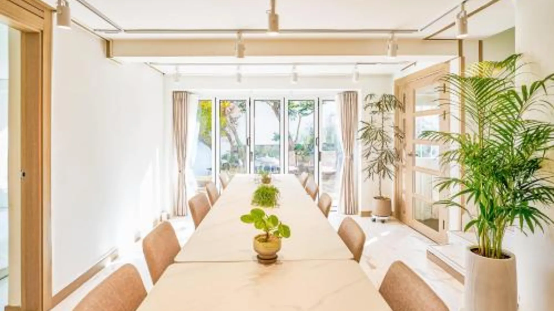 서울 맞춤형 서비스 지하철 근처 도시휴양지 5성급 싱글룸 객실