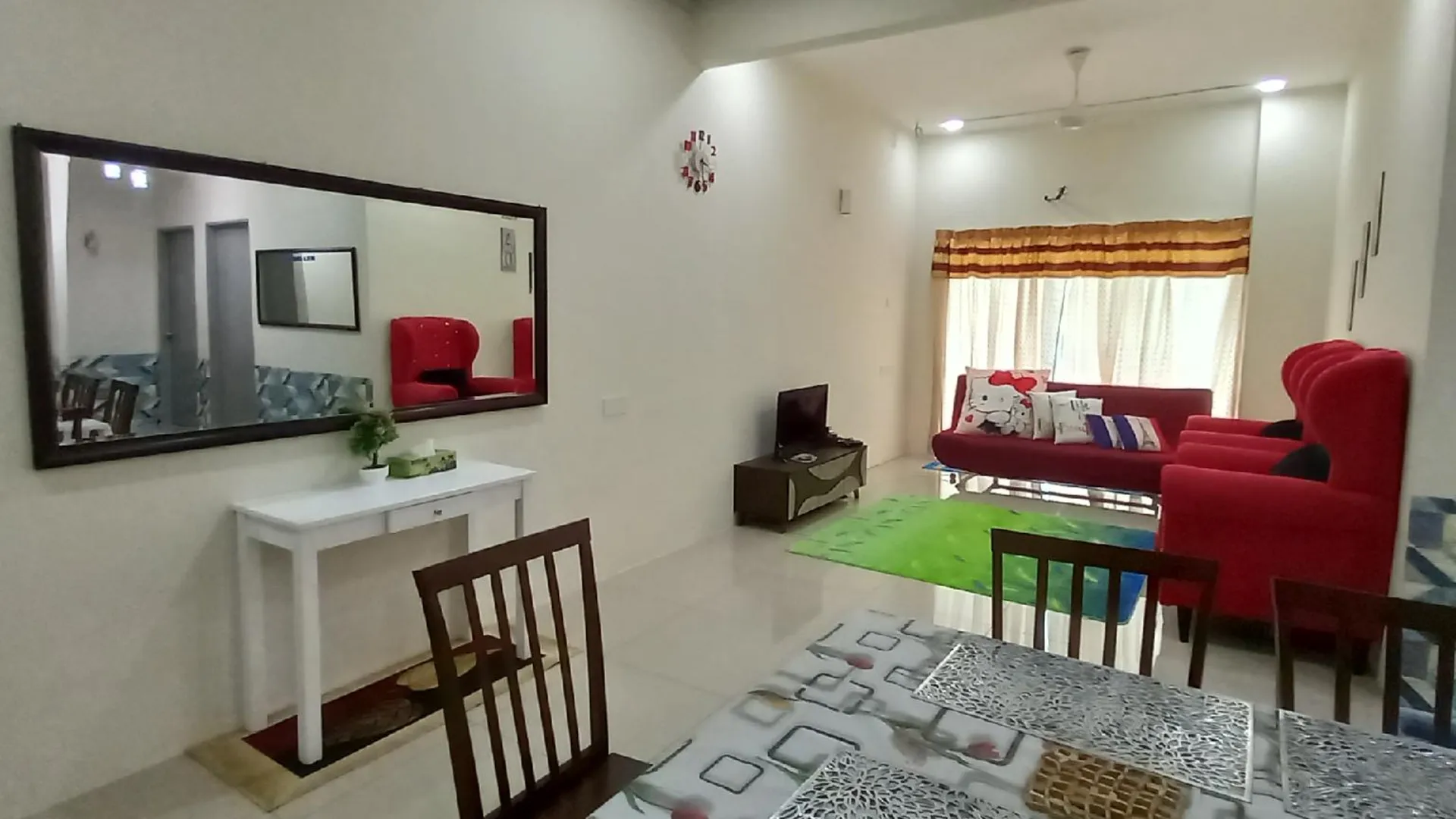 이포 켈레방의 아파트먼트 (992m², 침실 3개, 프라이빗 욕실 3개) 3성급 싱글룸 외관