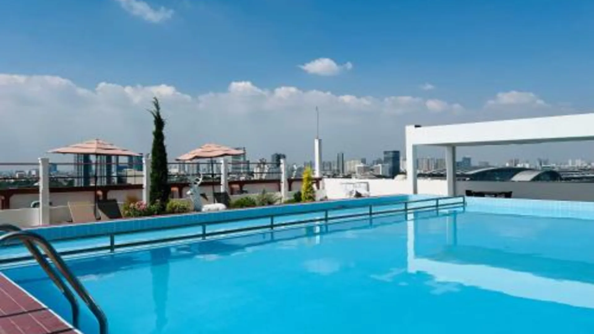 방콕 엘리자베스 호텔 4성급 호텔 수영장