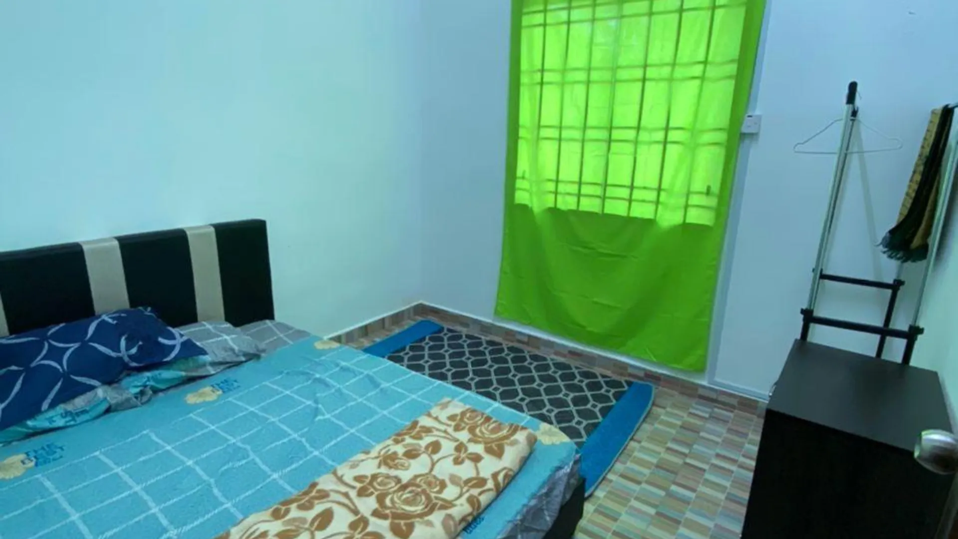 조호바루 / 조호르바루 캠바스의 프라이빗 하우스 (900m², 침실 3개, 프라이빗 욕실 2개) 3성급 싱글룸 레스토랑