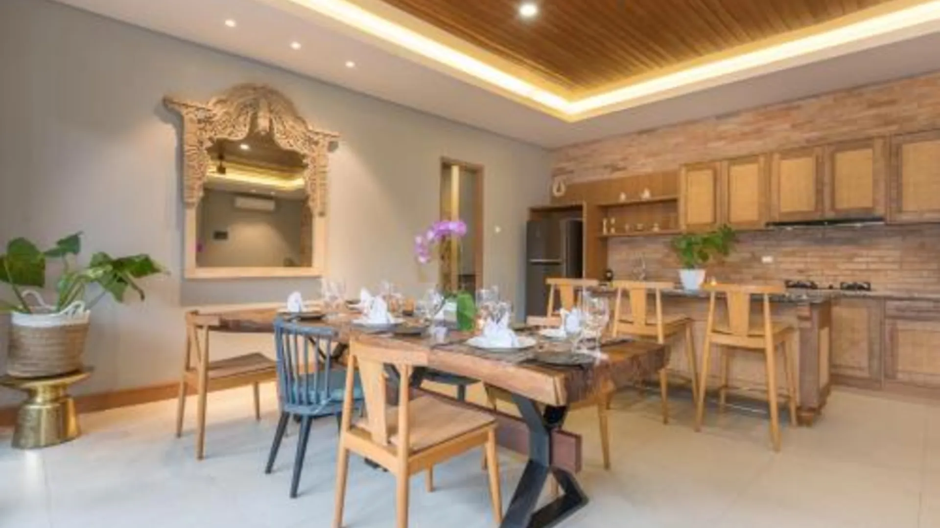 발리 짱구의 빌라 (365m², 침실 3개, 프라이빗 욕실 4개) 5성급 게스트하우스 수영장