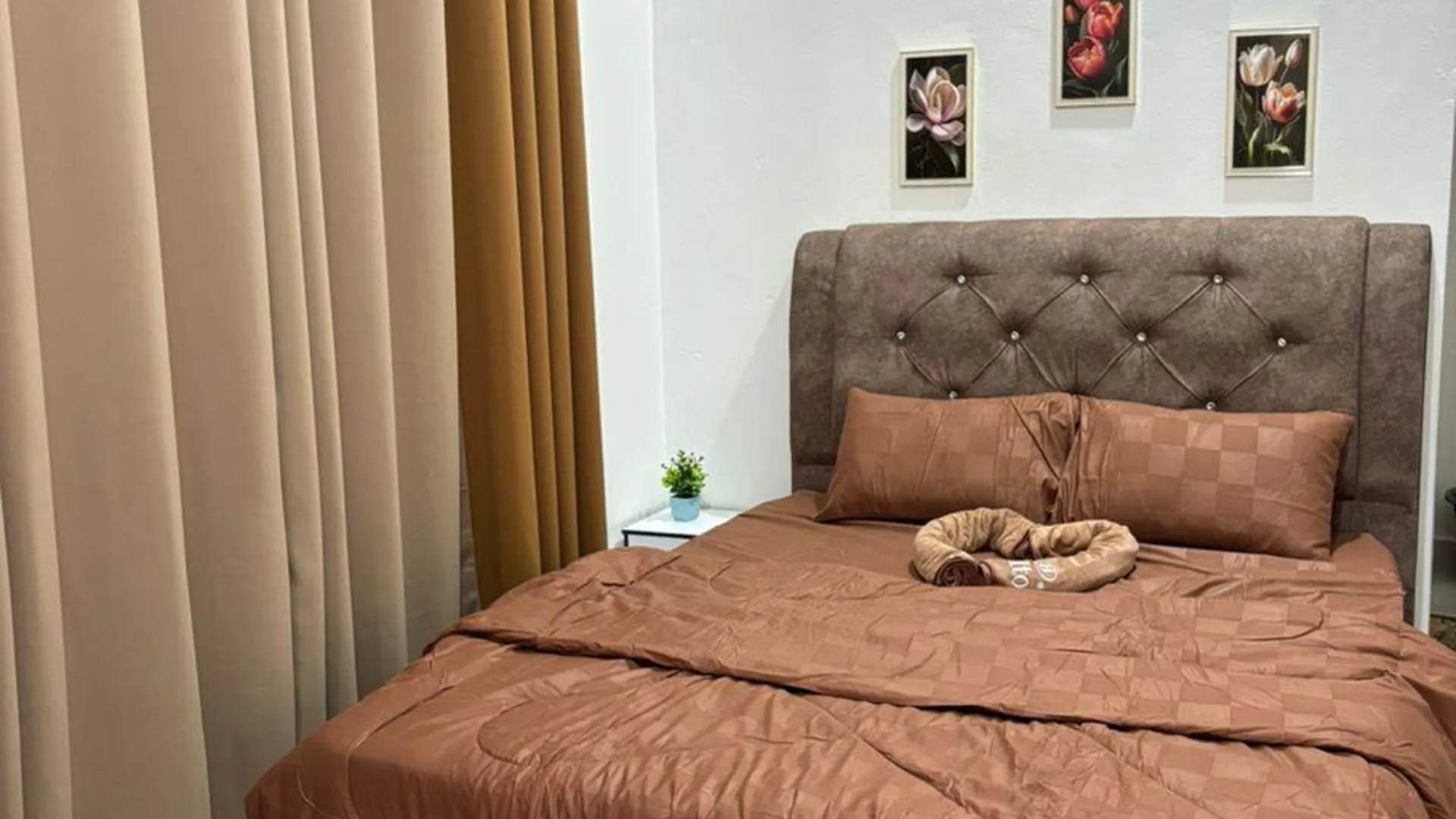 코타바루 판타이 차하야 부란 (PCB)의 프라이빗 하우스 (111m², 침실 1개, 프라이빗 욕실 2개) 2성급 싱글룸 레스토랑