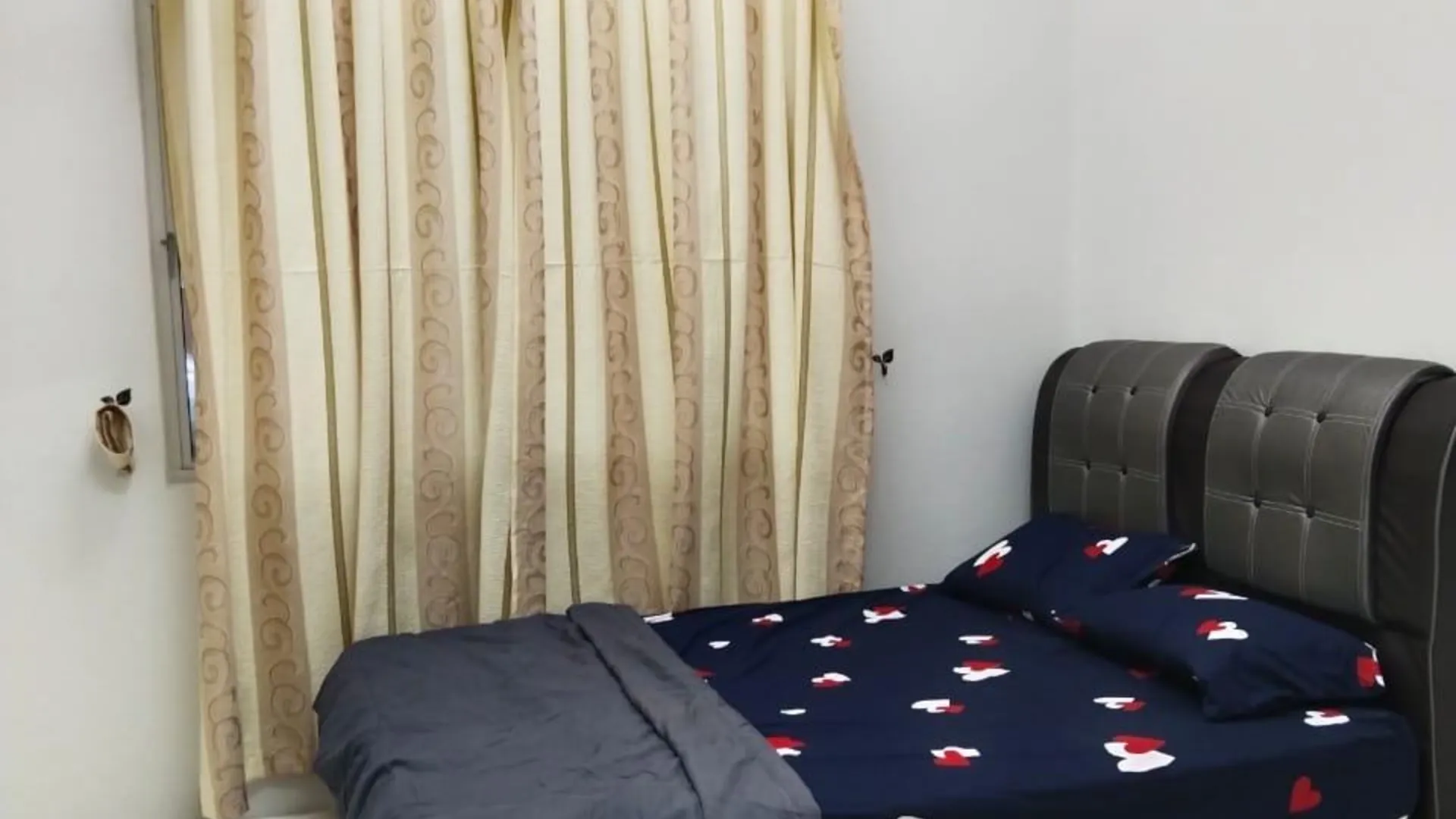 말라카 알러 가자의 아파트먼트 (100m², 침실 3개, 프라이빗 욕실 2개) 2성급 싱글룸 외관