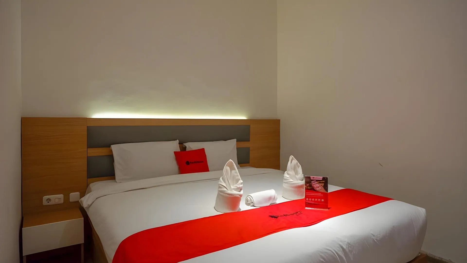 마카사르 레드도어즈 플러스 앳 로사리 마카사르 3성급 호텔 객실