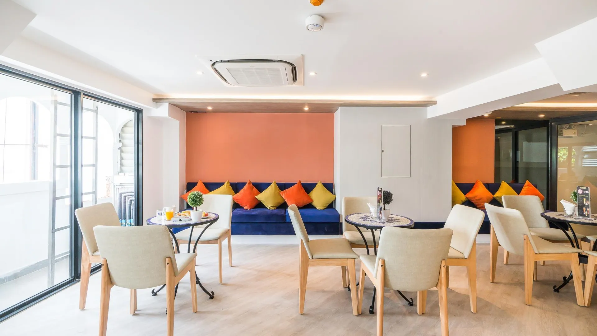 방콕 럭키 하우스 카오산 2성급 호텔 스위트룸