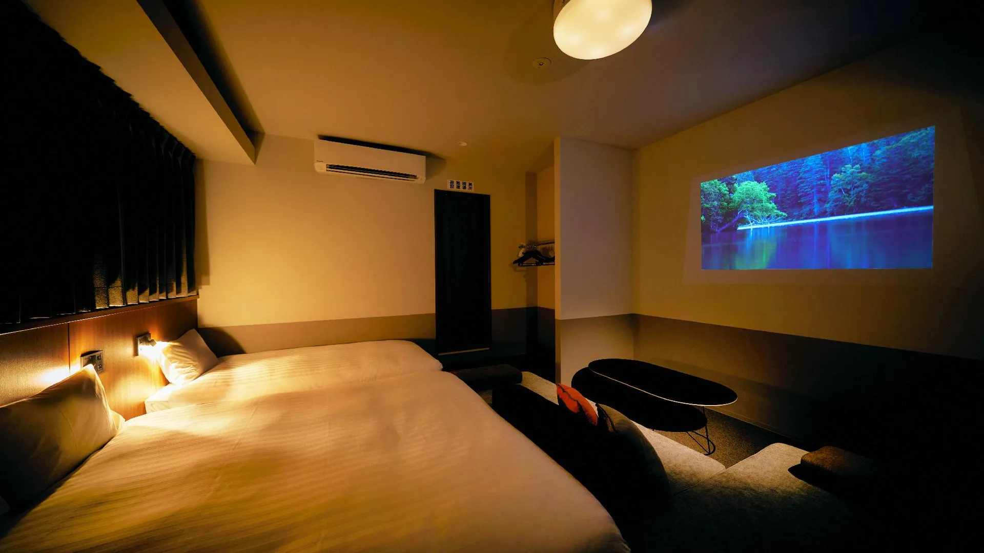 오키나와 본섬 라쿠텐 스테이 나하 야치문 스트리트 4성급 게스트하우스 객실