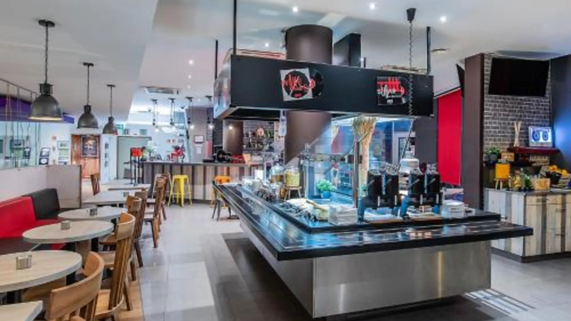 아마 도라 이비스 리스보아 알프라기다 2성급 호텔 외관