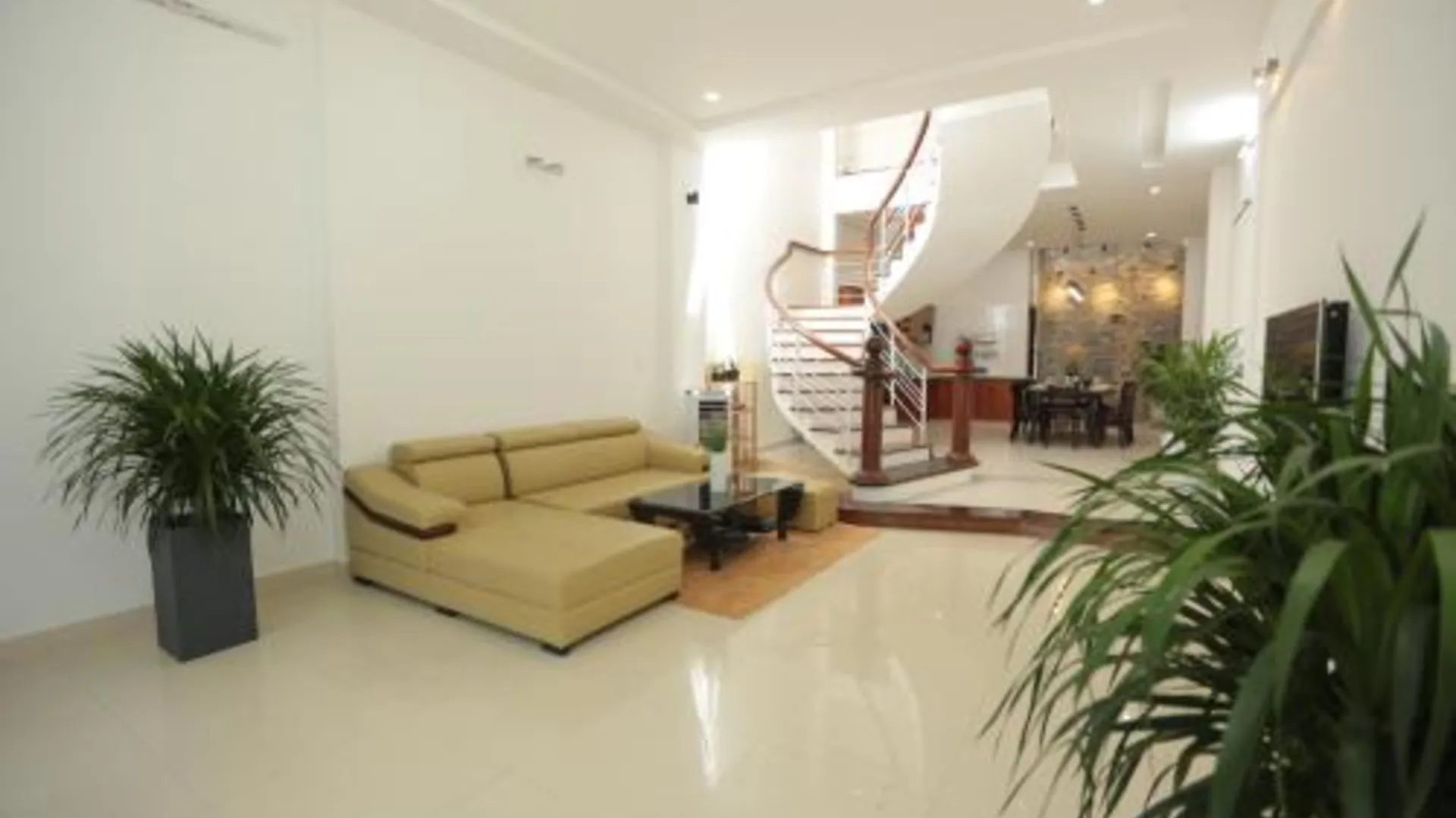 다낭 푸옥미의 프라이빗 하우스 (300m², 침실 4개, 프라이빗 욕실 5개) 4성급 게스트하우스 외관