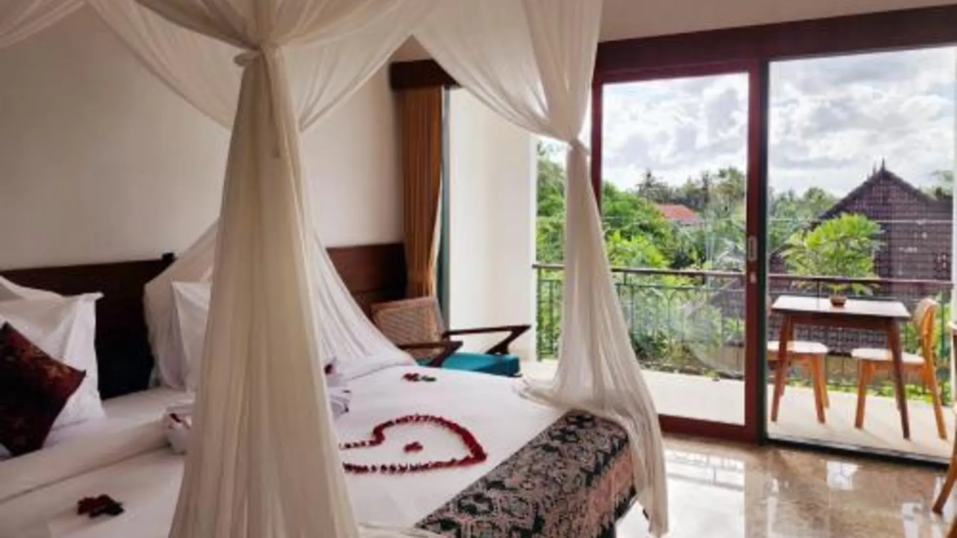 발리 사바나 우붓 5성급 게스트하우스 스위트룸