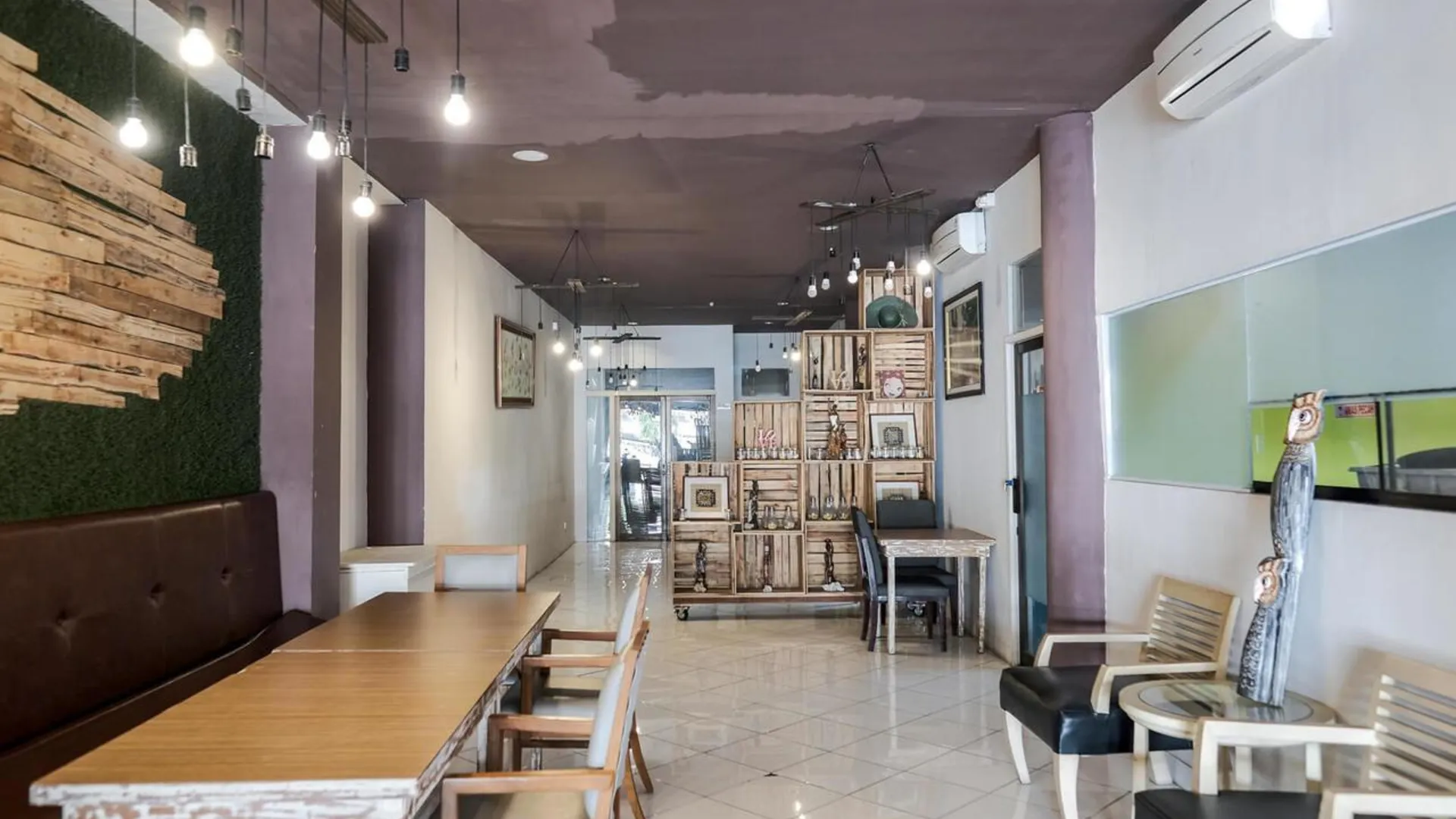 발리 레드도어즈 플러스 @ 선라이즈 호텔 사누르 3성급 호텔 로비