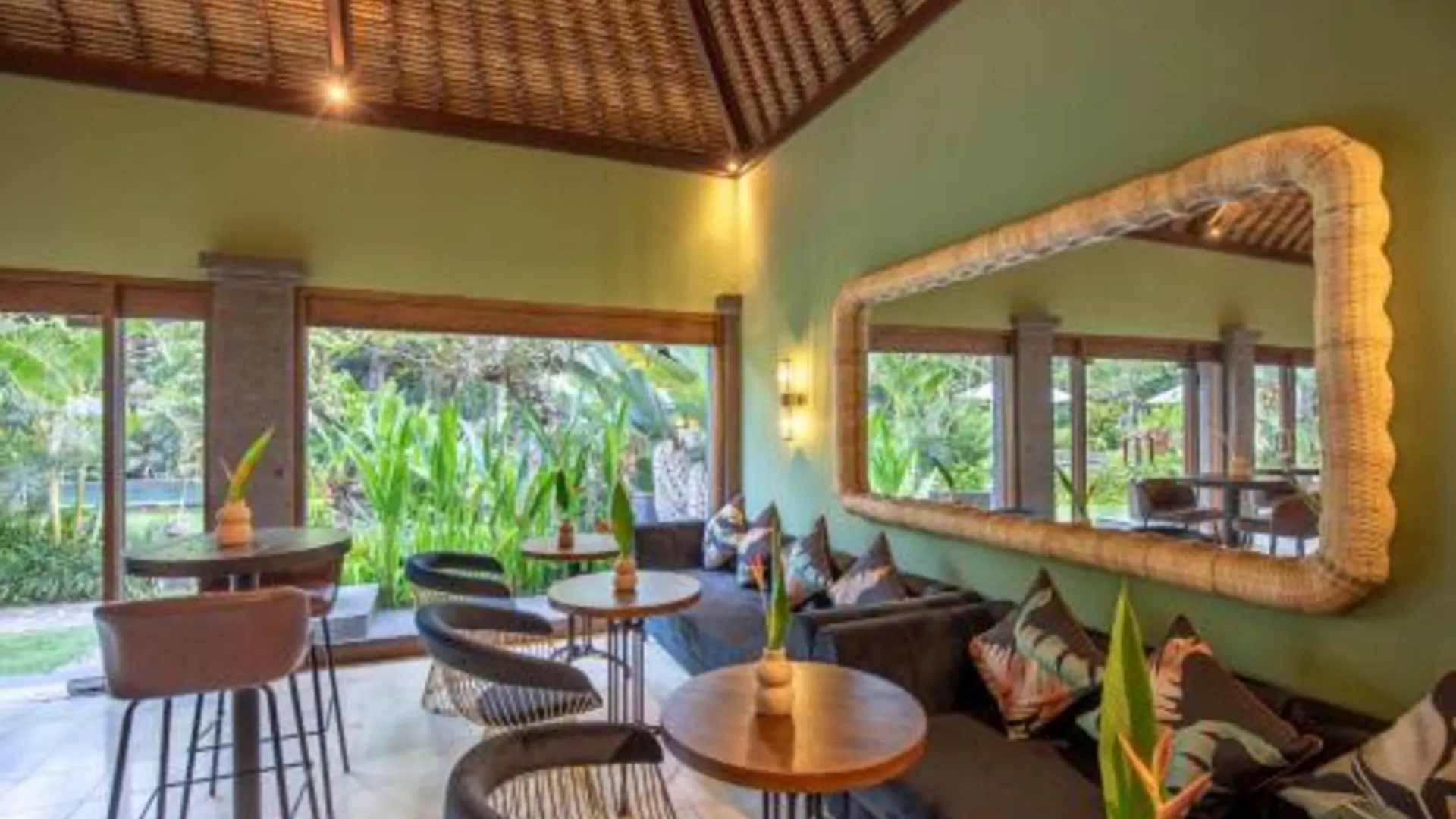 발리 수아라 에어 빌라스 3성급 호텔 외관