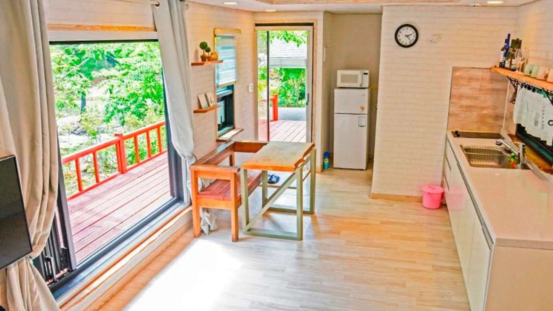 장수군 진안 데미샘계곡펜션 2성급 게스트하우스 스위트룸