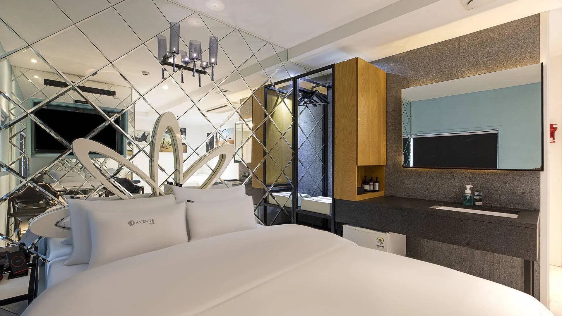 서울 에이치 에비뉴 호텔 역삼 2성급 호텔 스위트룸