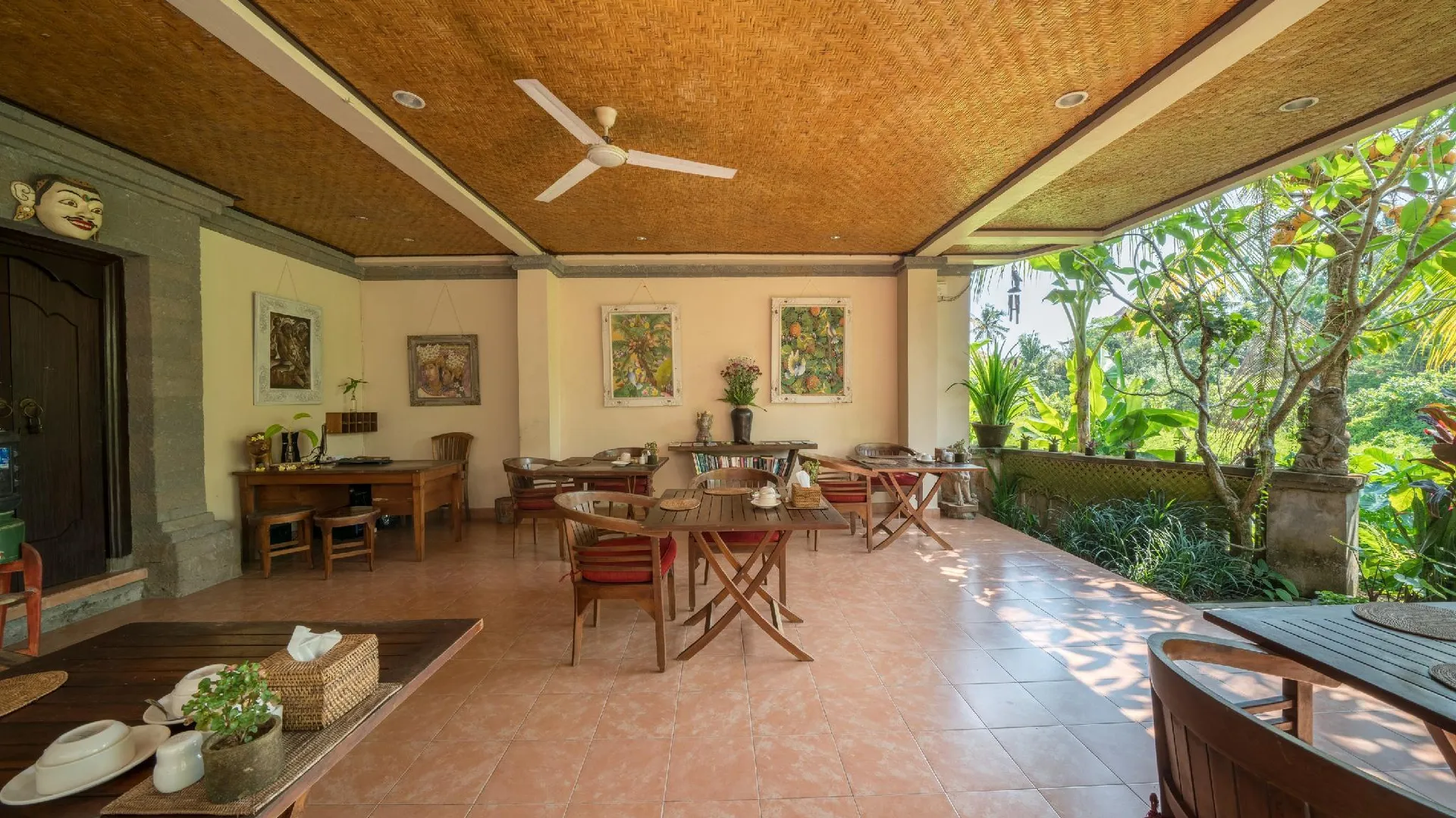 발리 자티 홈스테이 4성급 게스트하우스 객실