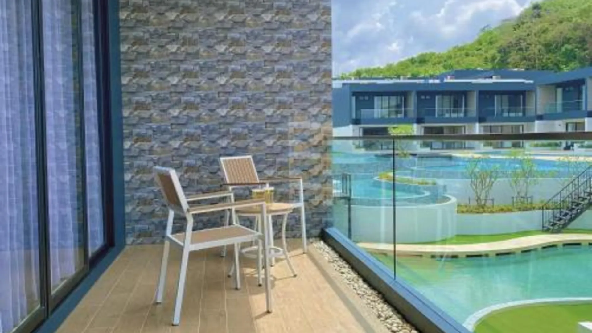 푸켓 Tierra Utopia 4성급 호텔 외관