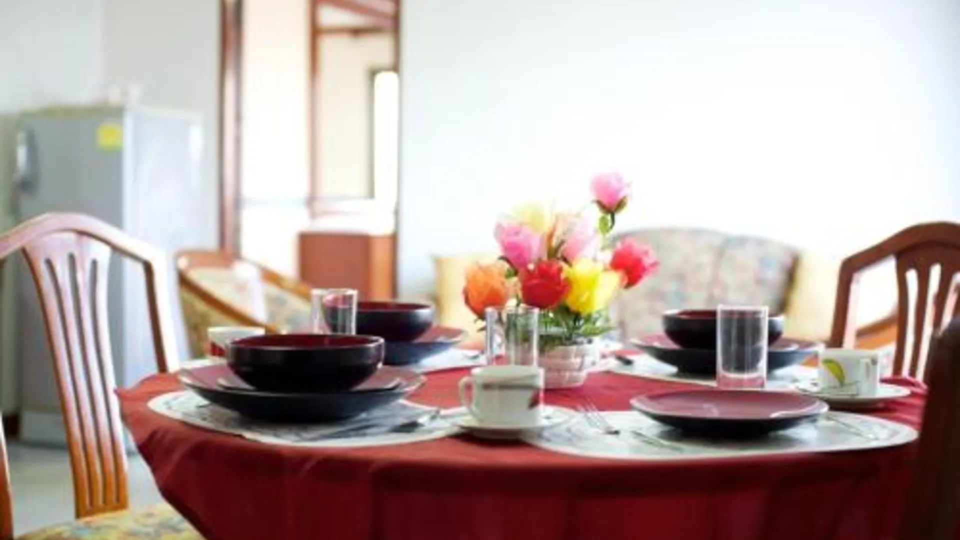 방콕 푼촉 맨션 2성급 호텔 외관