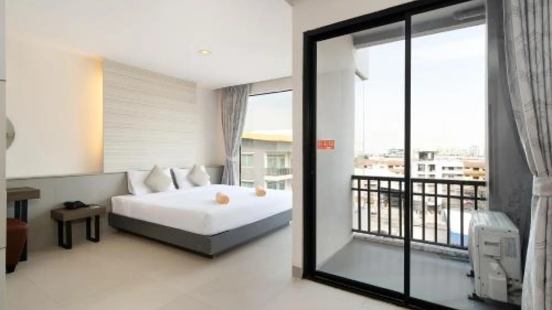 방콕 리 노바 호텔 5성급 호텔 스위트룸