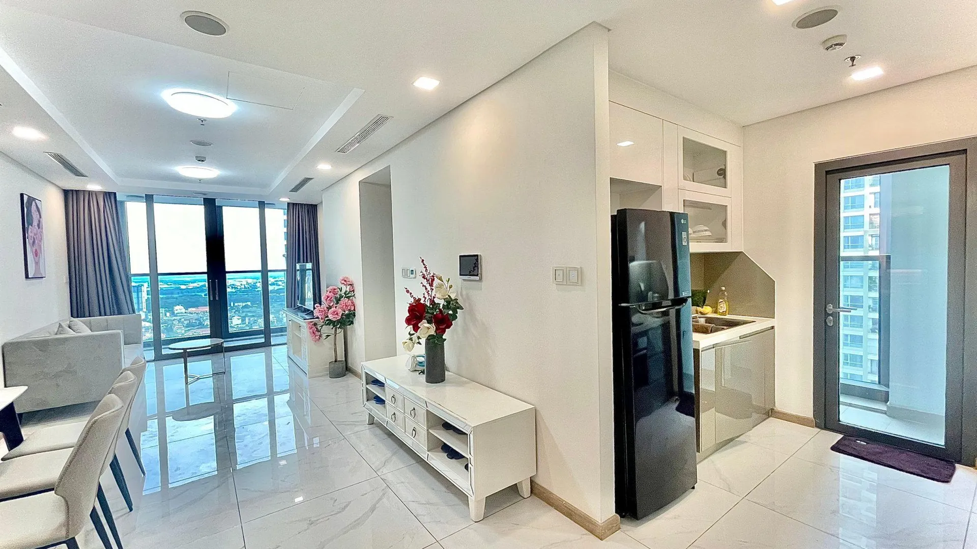 호치민 빈탄의 아파트먼트 (133m², 침실 3개, 프라이빗 욕실 2개) 4성급 싱글룸 로비