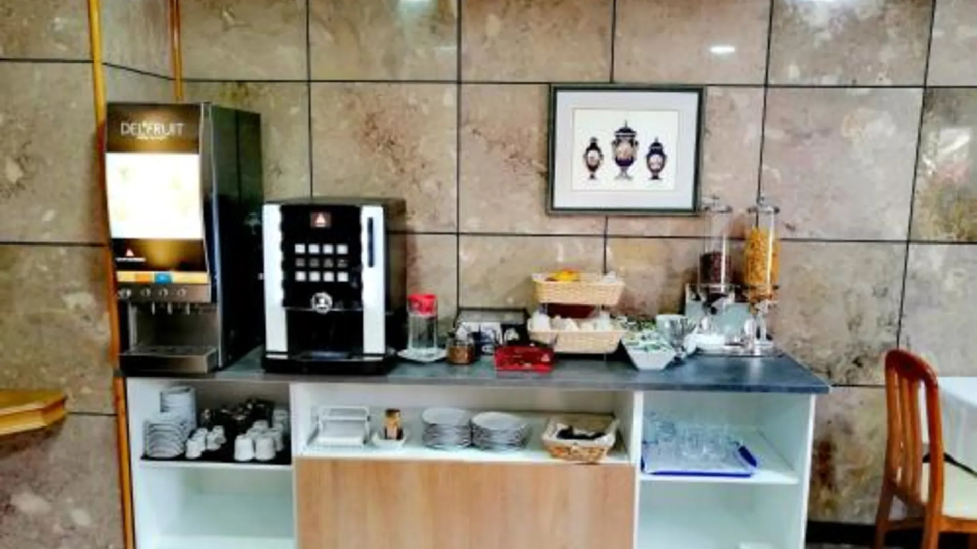 마이아 Hotel Puma 2성급 호텔 레스토랑