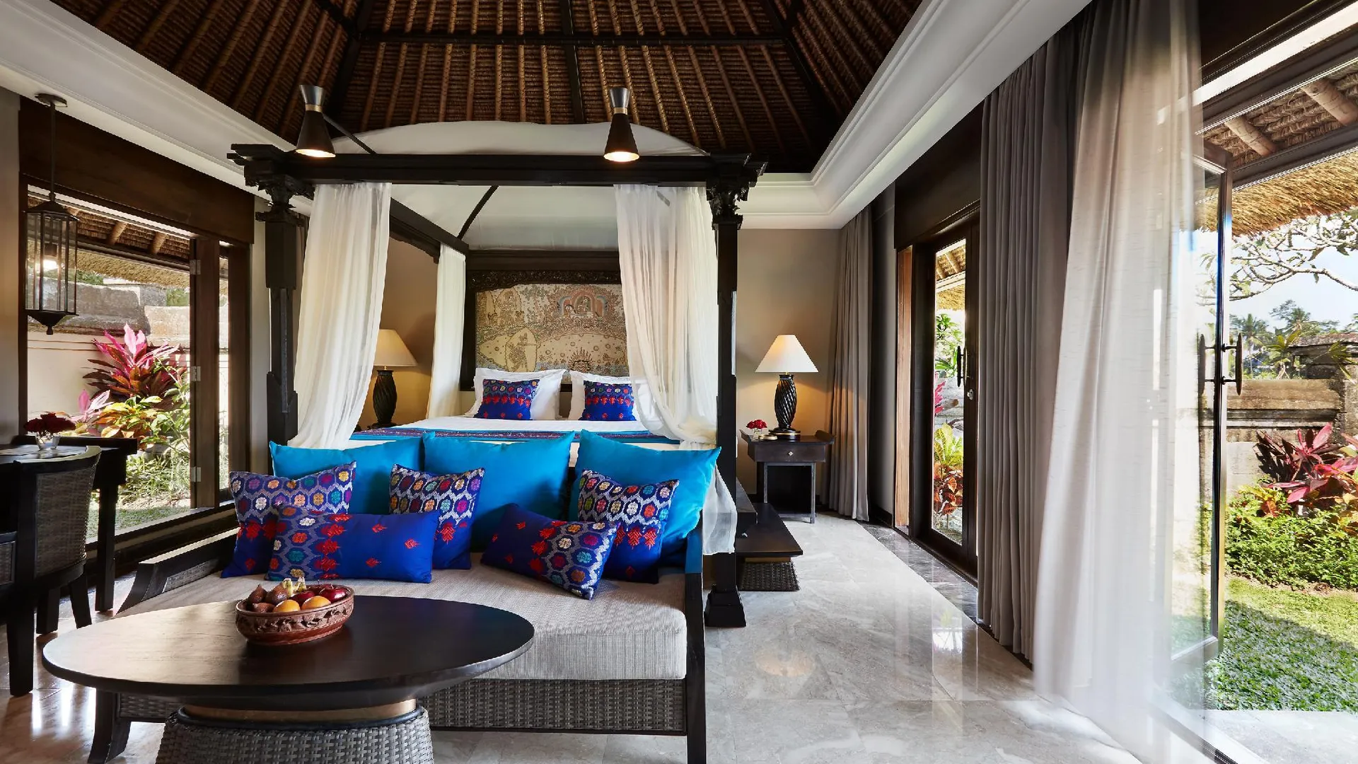 발리 카만달루 우붓 리조트 5성급 호텔 스위트룸