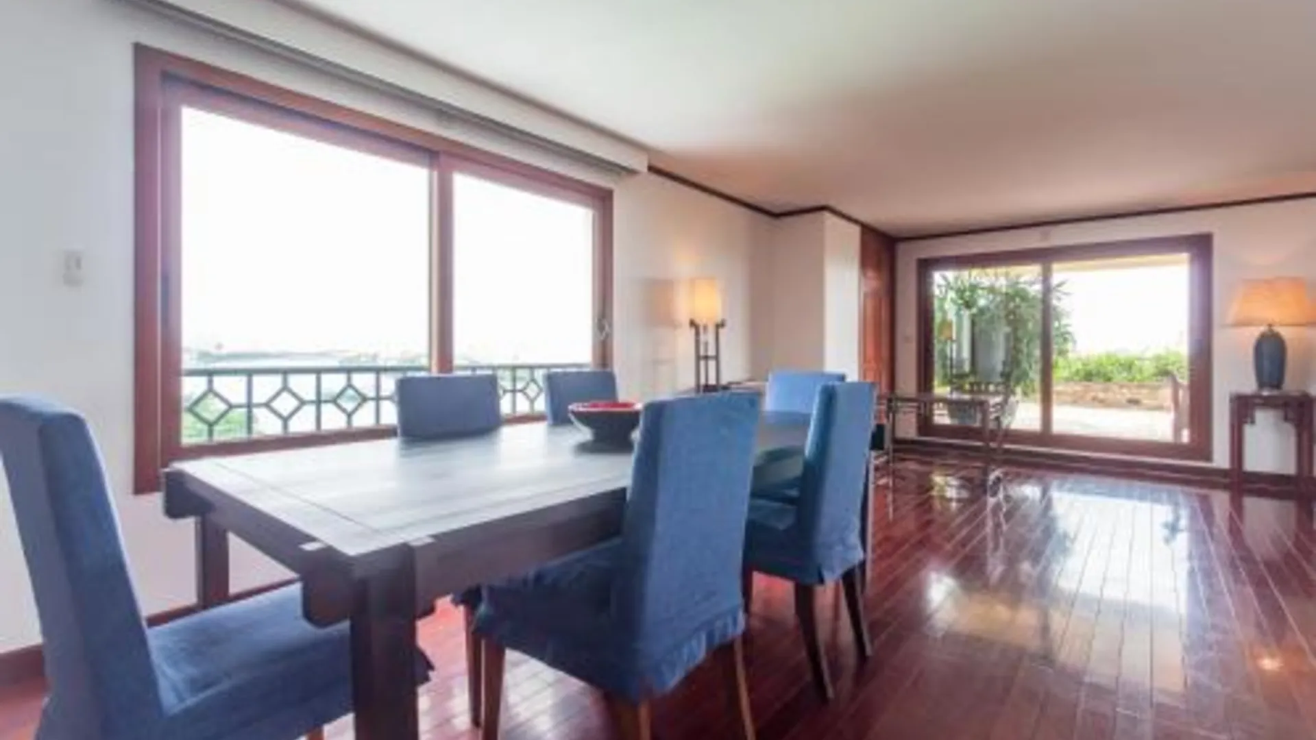 호치민 사이공 도멘 럭셔리 레지던스 4성급 호텔 외관