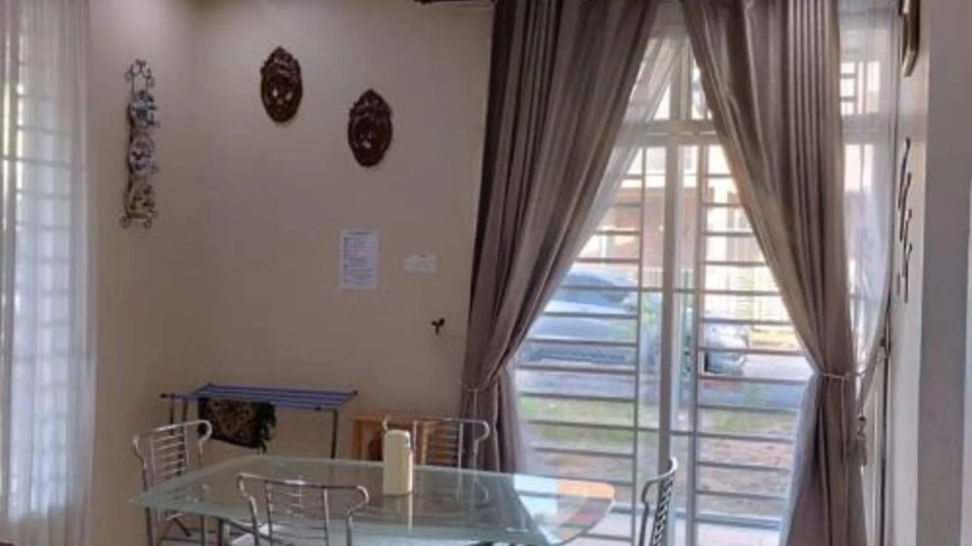 알로스타 / 알로르세타르 케팔라 바타스의 프라이빗 하우스 (100m², 침실 4개, 프라이빗 욕실 3개) 3성급 게스트하우스 로비