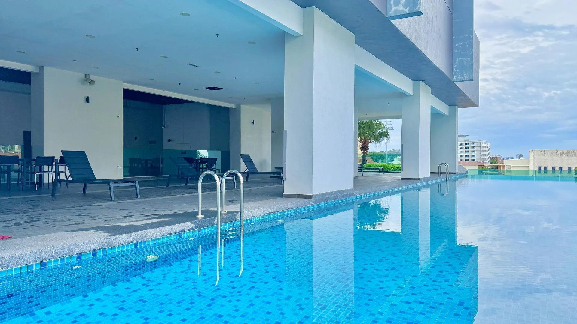 말라카 존커의 아파트먼트 (100m², 침실 3개, 프라이빗 욕실 2개) 4성급 싱글룸 수영장