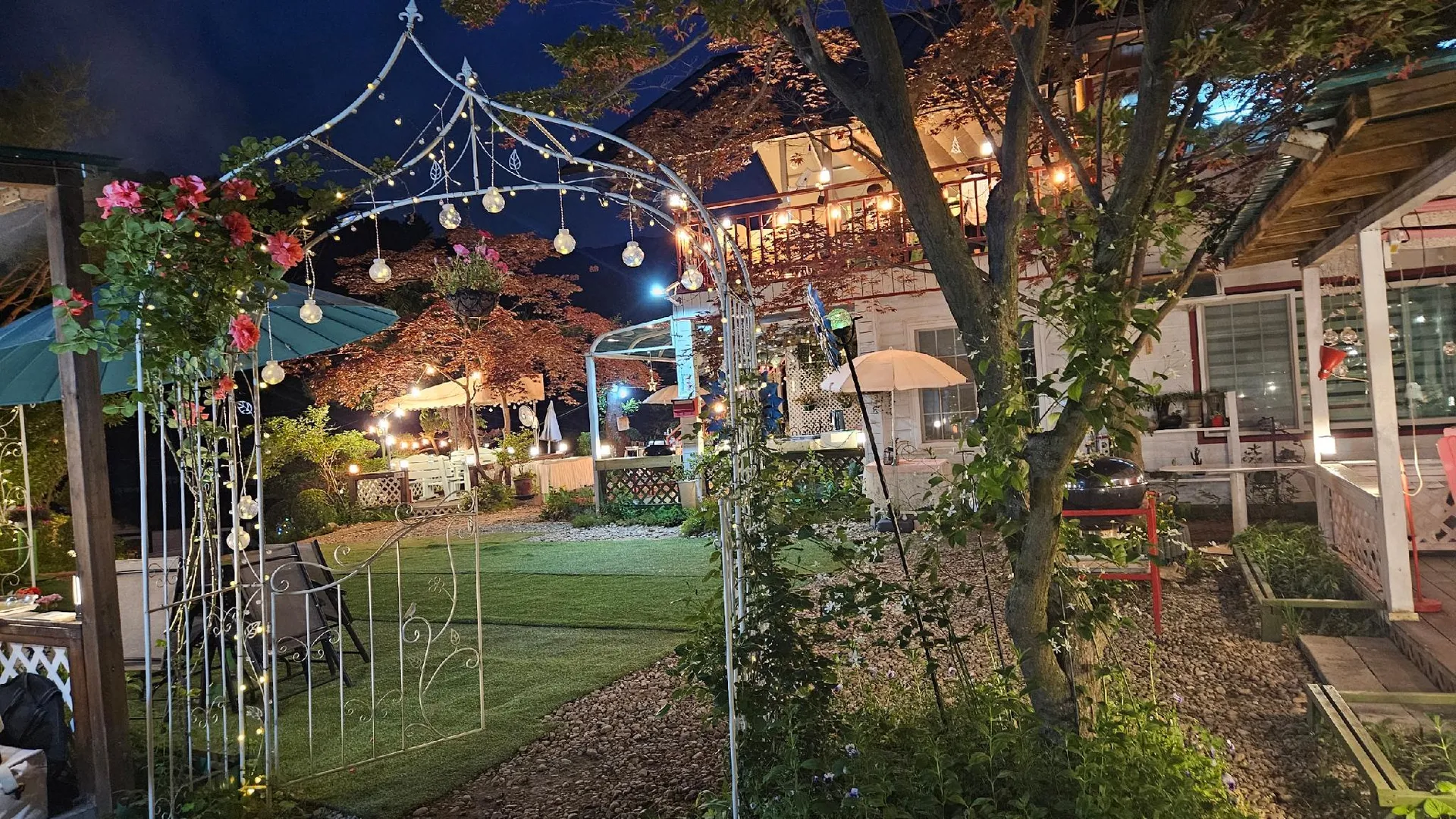 가평 가평 꽃무지펜션 (계곡인근) 2성급 게스트하우스 외관