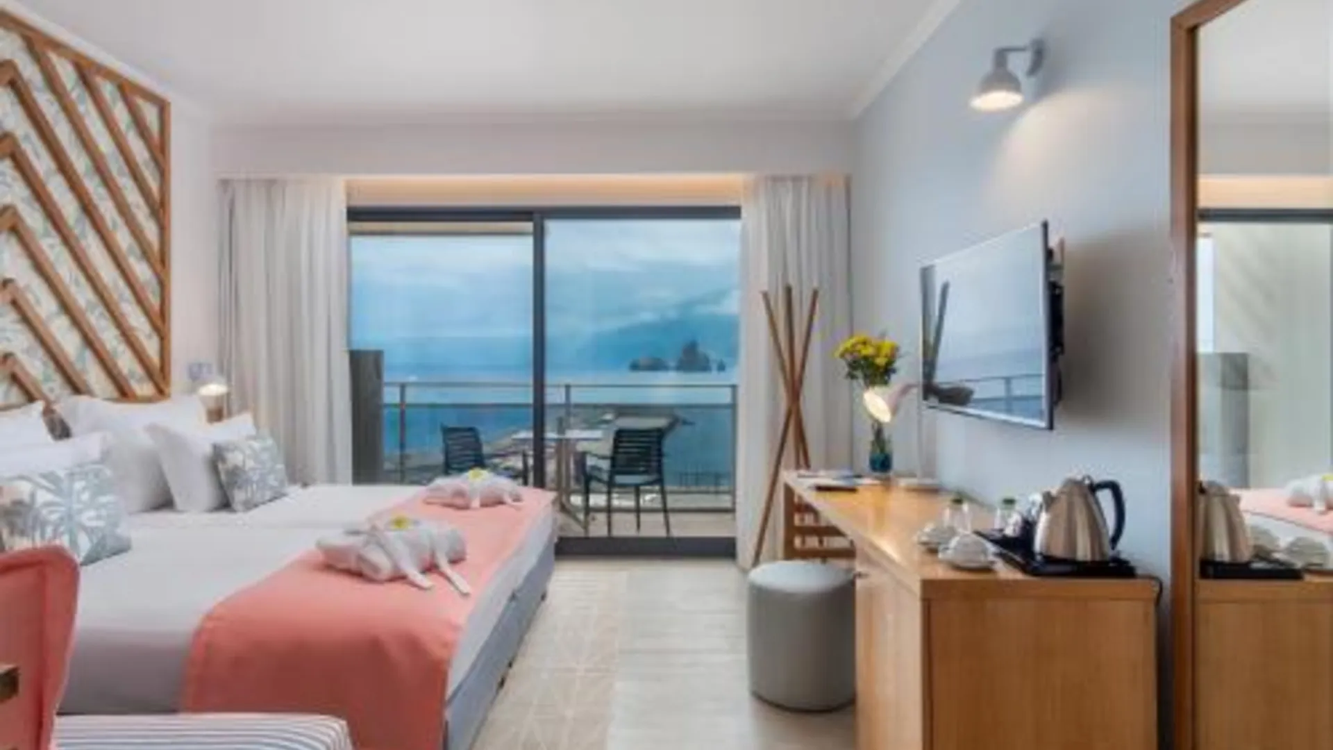 마데이라 섬 아쿠아 나투라 베이 4성급 호텔 스위트룸
