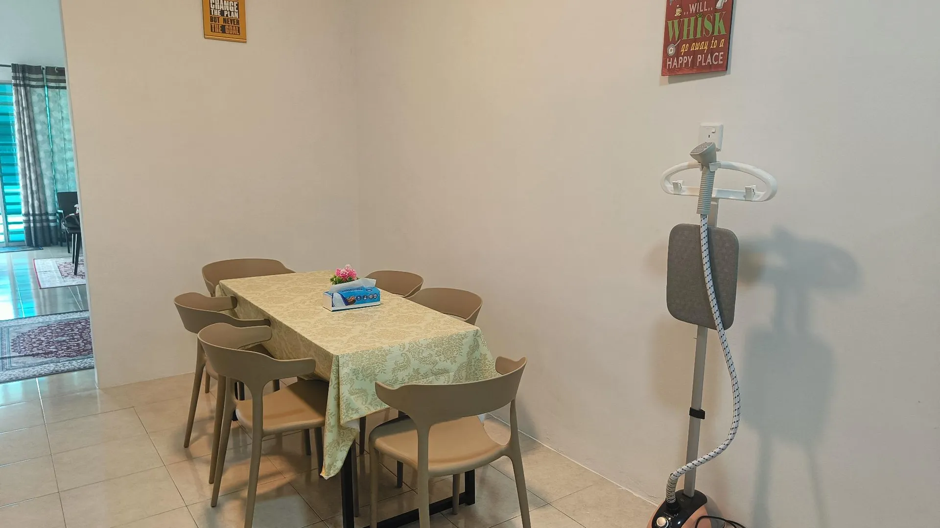 이포 탄중 람부탄의 프라이빗 하우스 (m², 침실 3개, 프라이빗 욕실 2개) 2성급 싱글룸 외관