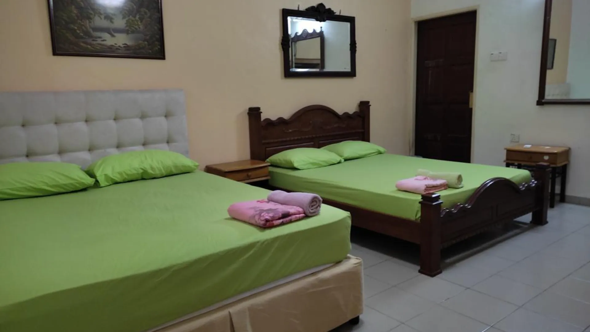 둥군 쿠알라둥운의 프라이빗 하우스 (m², 침실 1개, 프라이빗 욕실 1개) 1성급 싱글룸 스위트룸