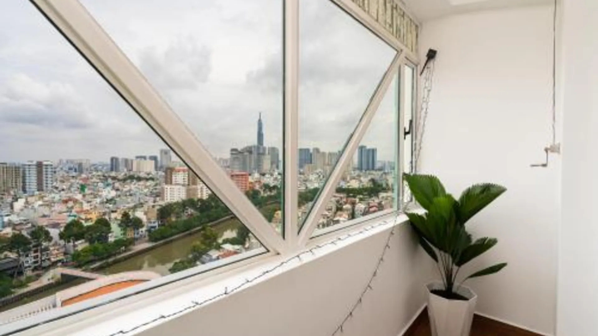 호치민 Unique Luxury Apartment -District 1 Central City 4성급 싱글룸 레스토랑