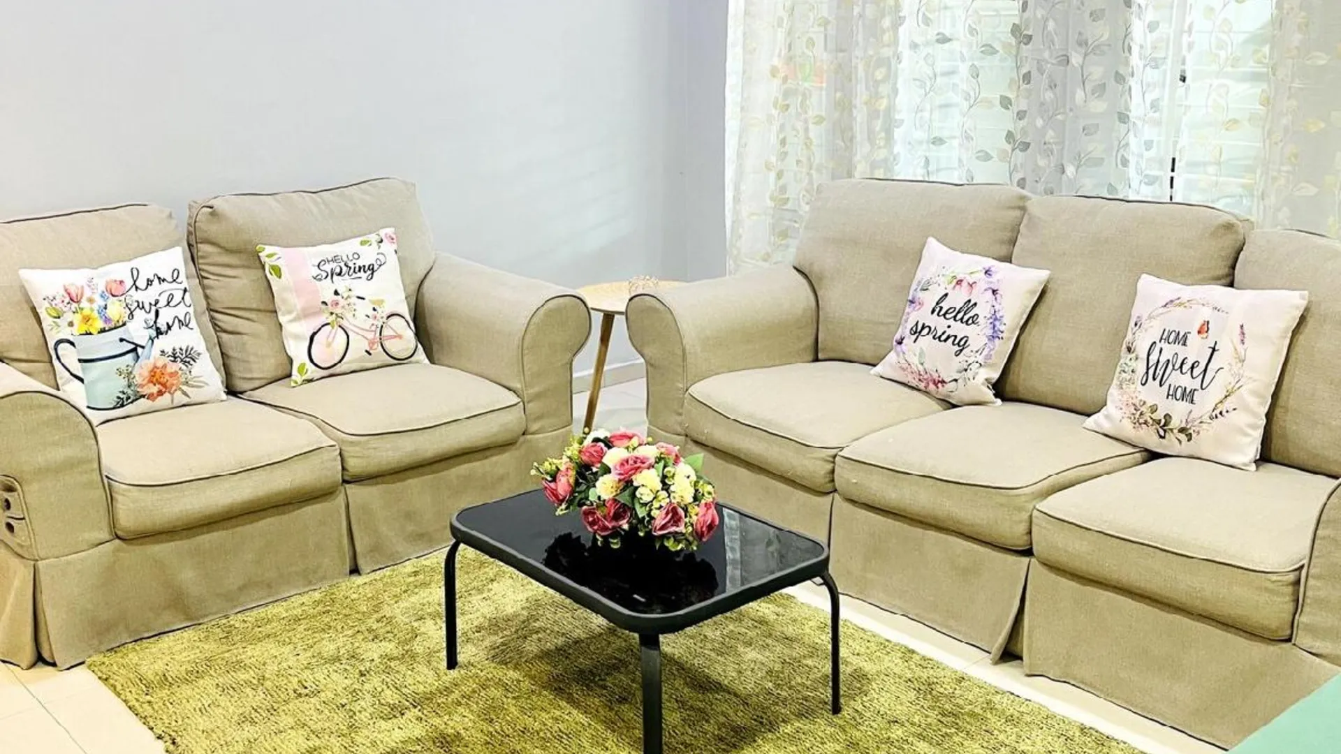 쿠안탄 One King & 1 Queen for 4pax | Private Bathroom 2성급 싱글룸 수영장