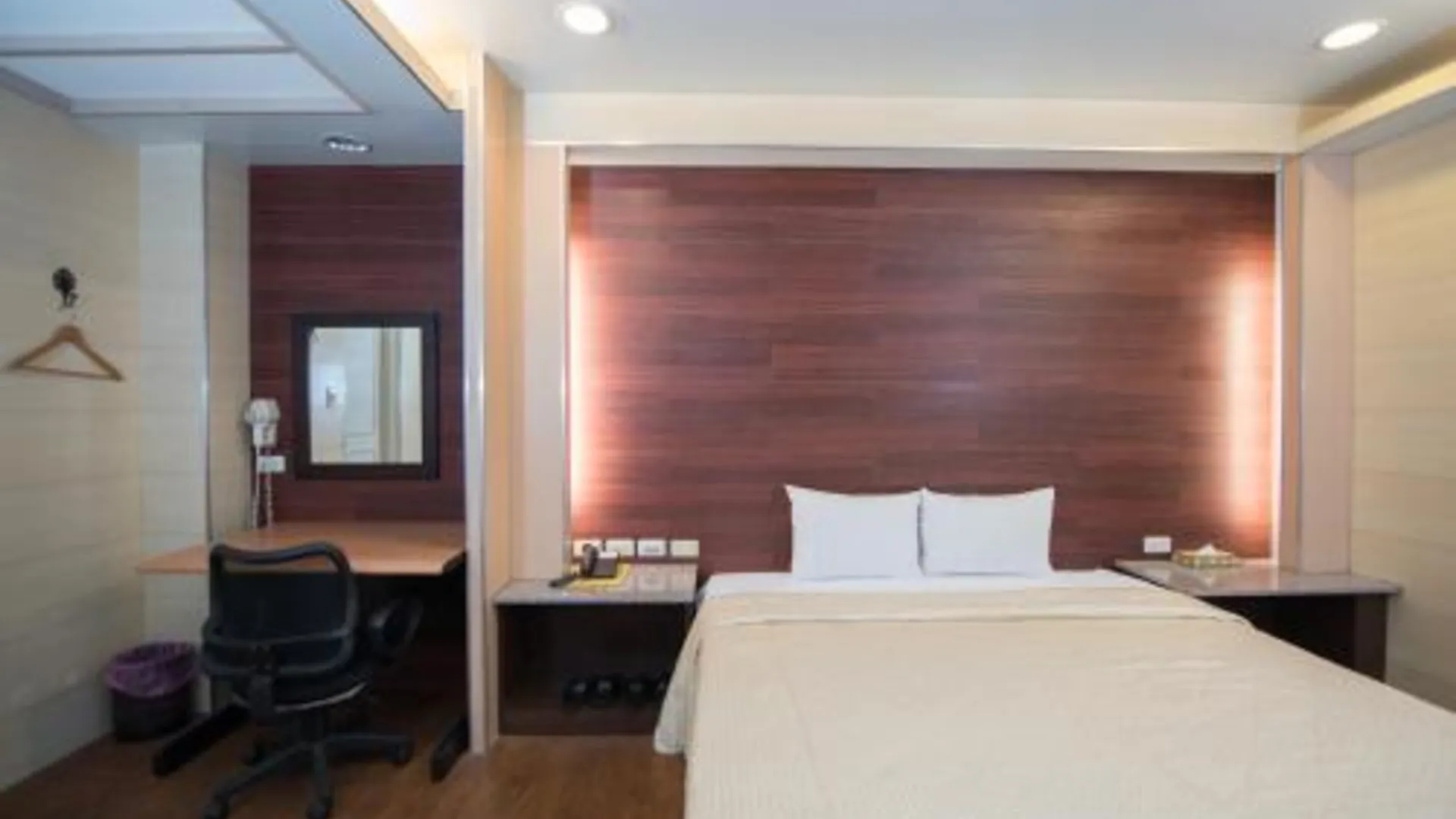 타이베이 엠파이어 호텔 2성급 호텔 수영장