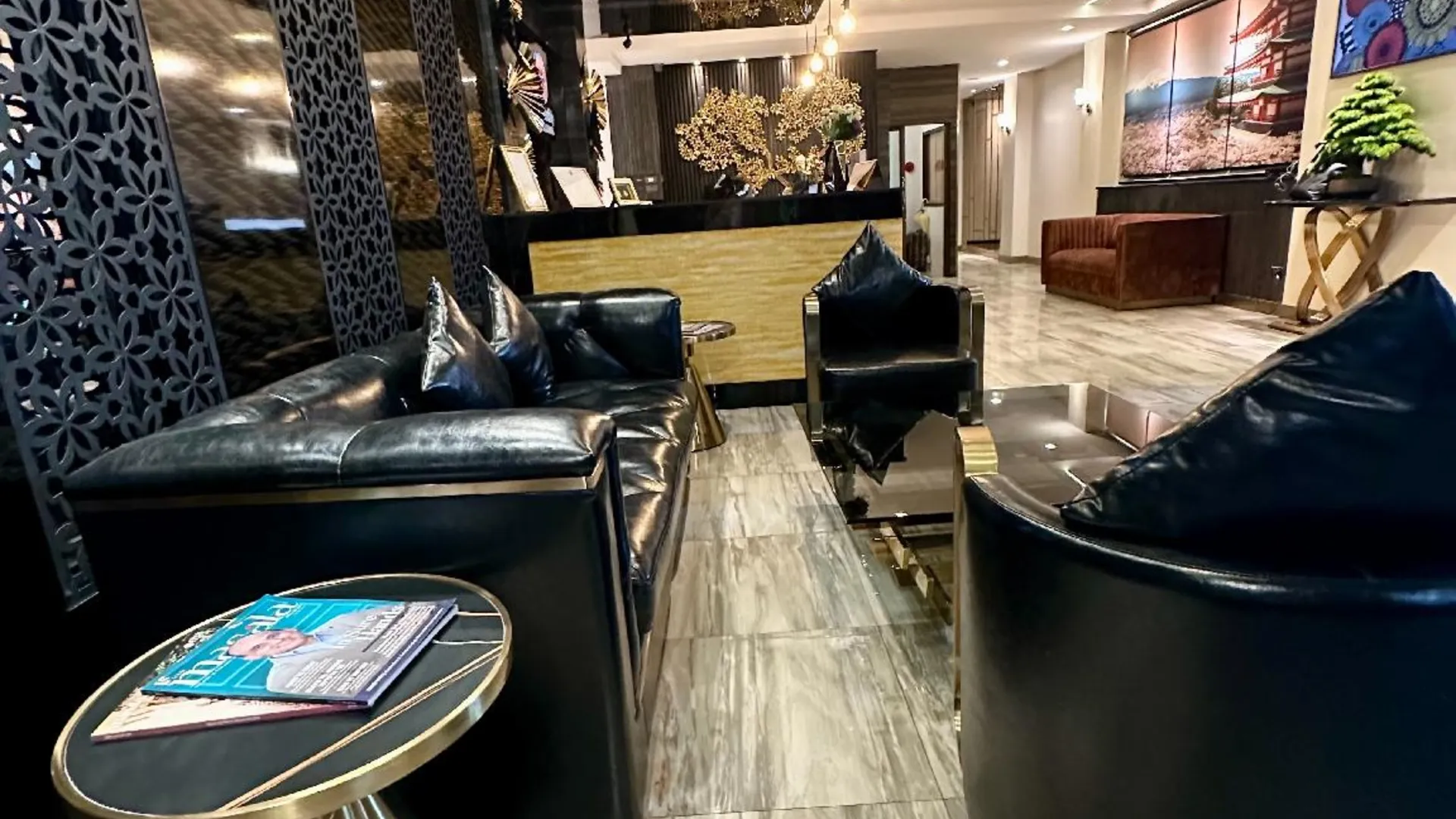 방콕 사쿠라 스카이 레지던스 2성급 호텔 외관