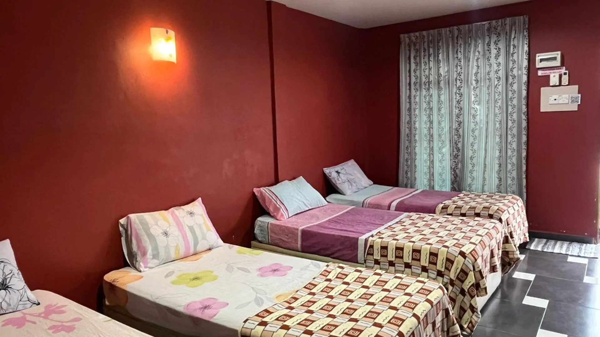 바투 파핫 Ayem Homestay 2성급 게스트하우스 수영장