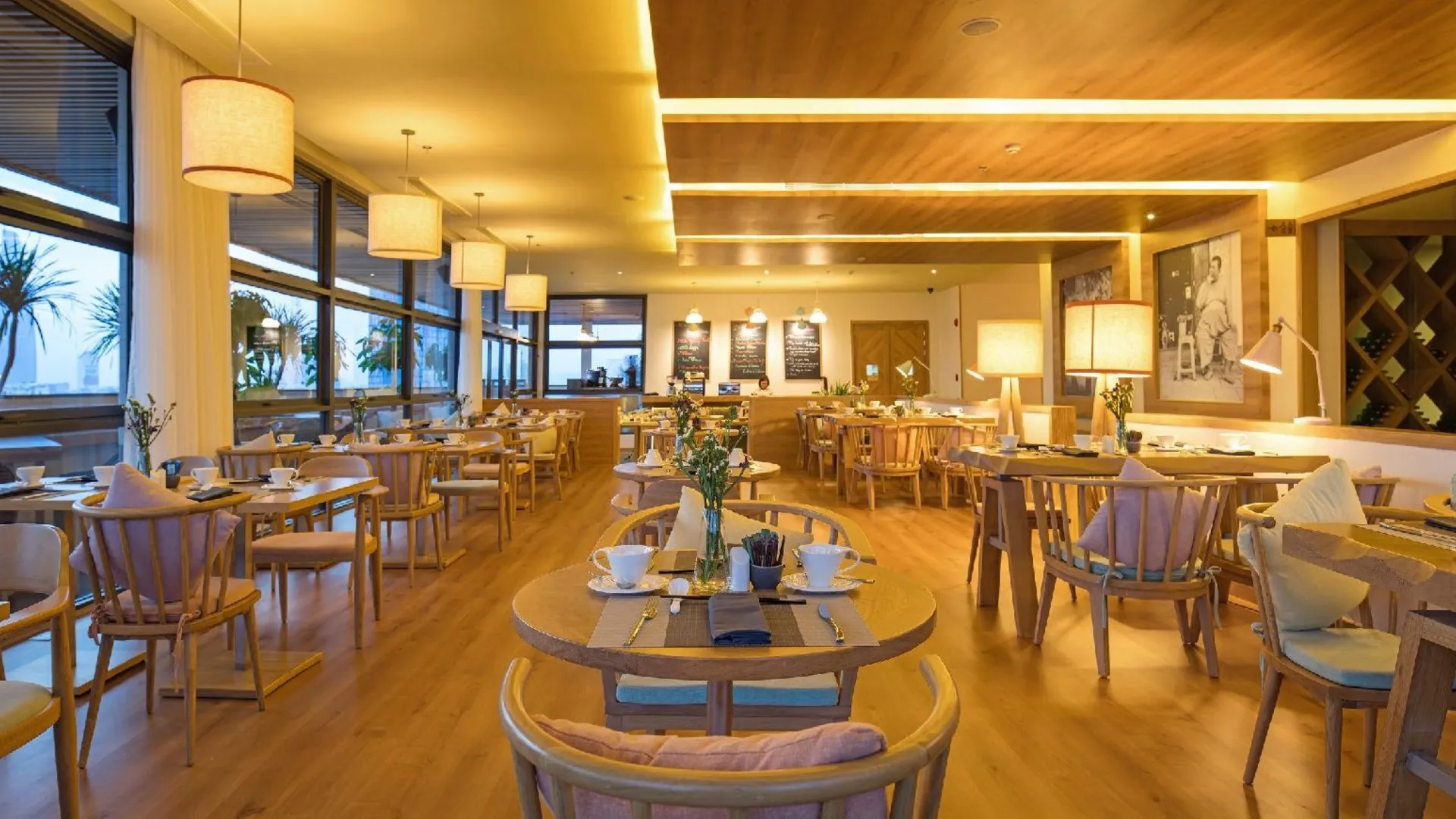 호치민 퓨전 스위트 사이공 4성급 호텔 수영장