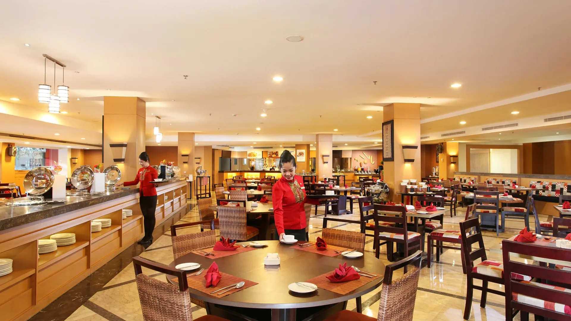 마카사르 스위스-벨인 파낙쿠캉 마카사르 4성급 호텔 스위트룸