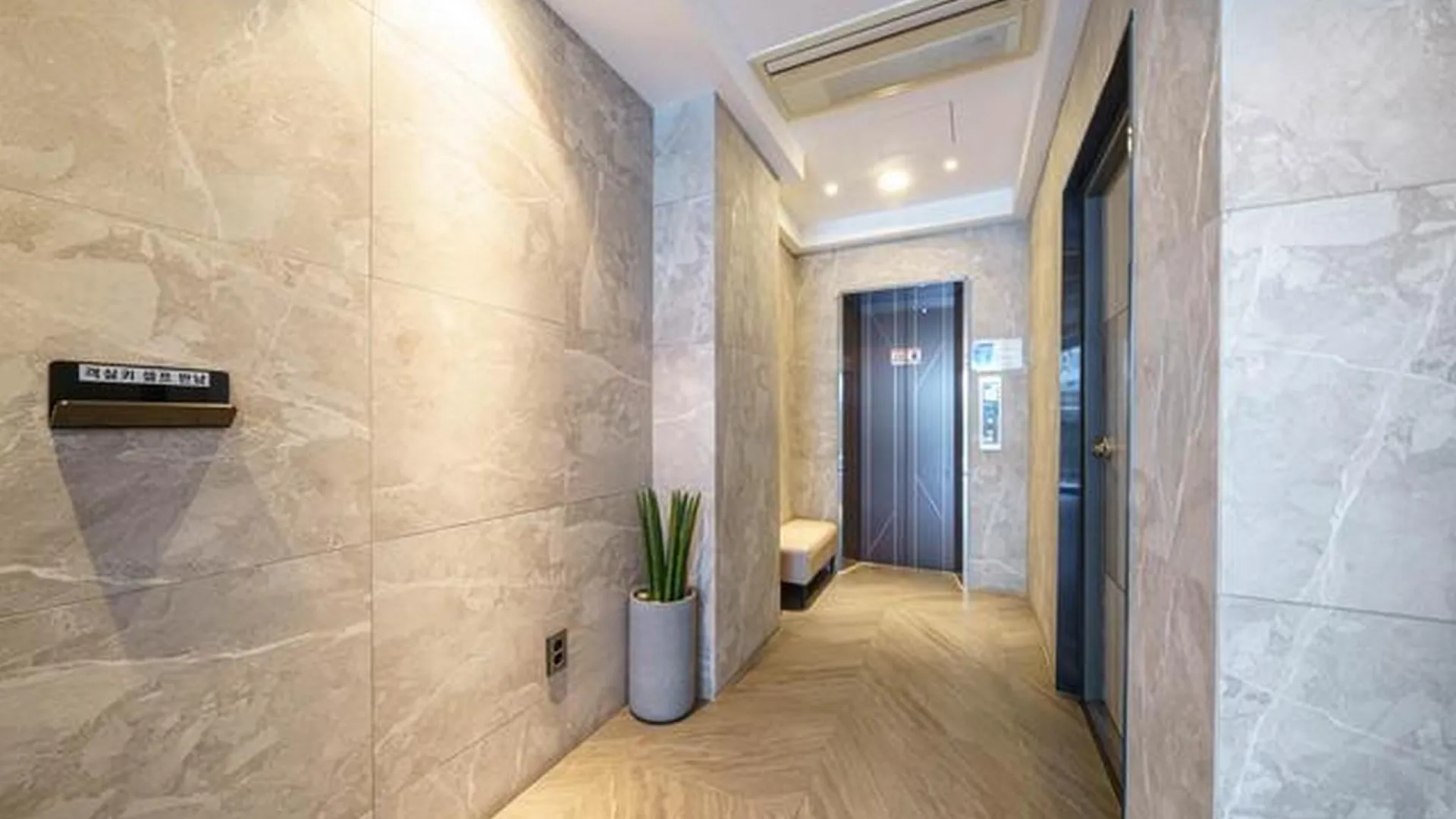 전주 전주 서신동 호텔 아지트 3성급 호텔 외관