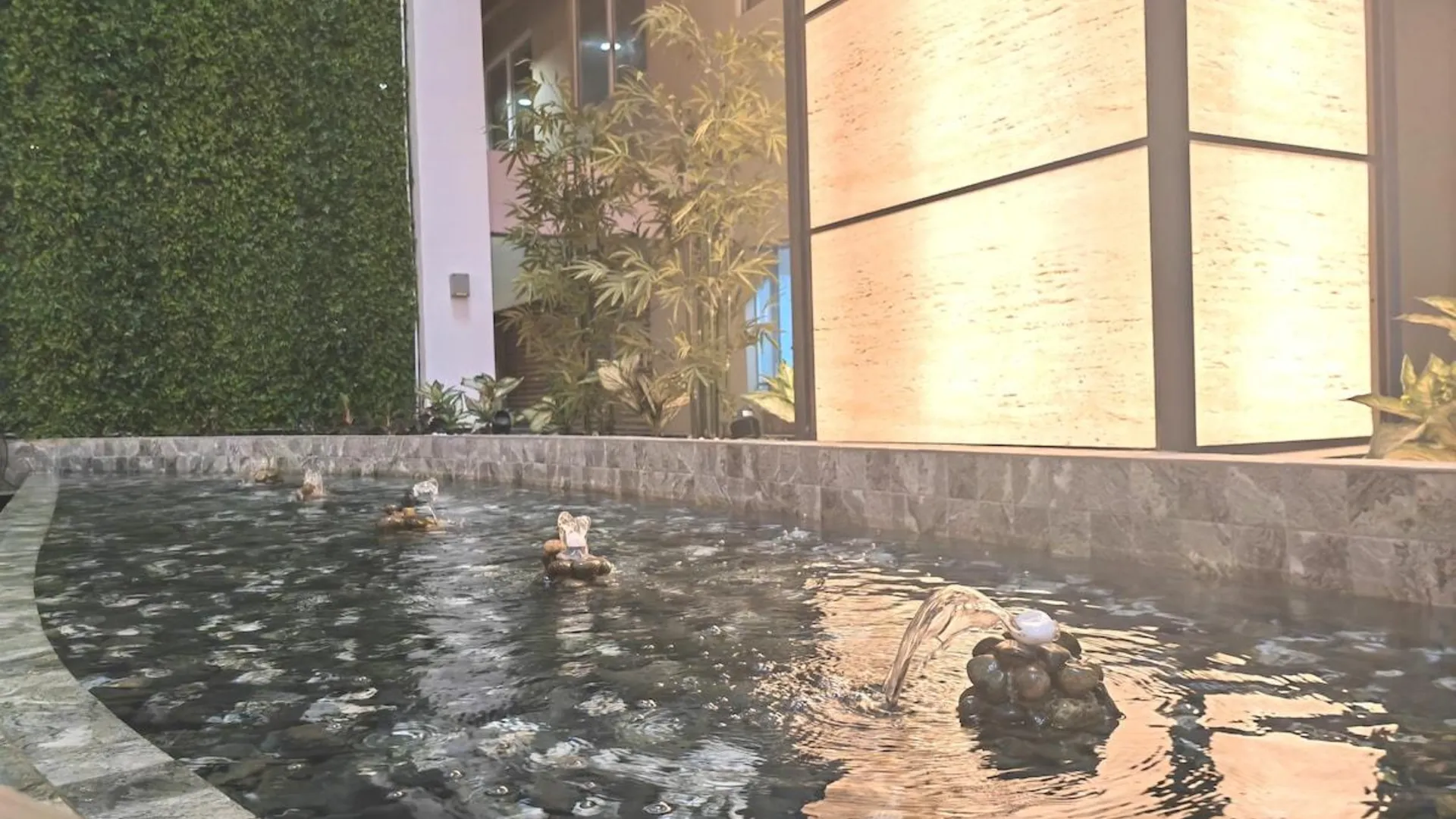 말라카 New! Metra Square 5~7pax 2BR MITC Ayer Keroh 4성급 게스트하우스 수영장