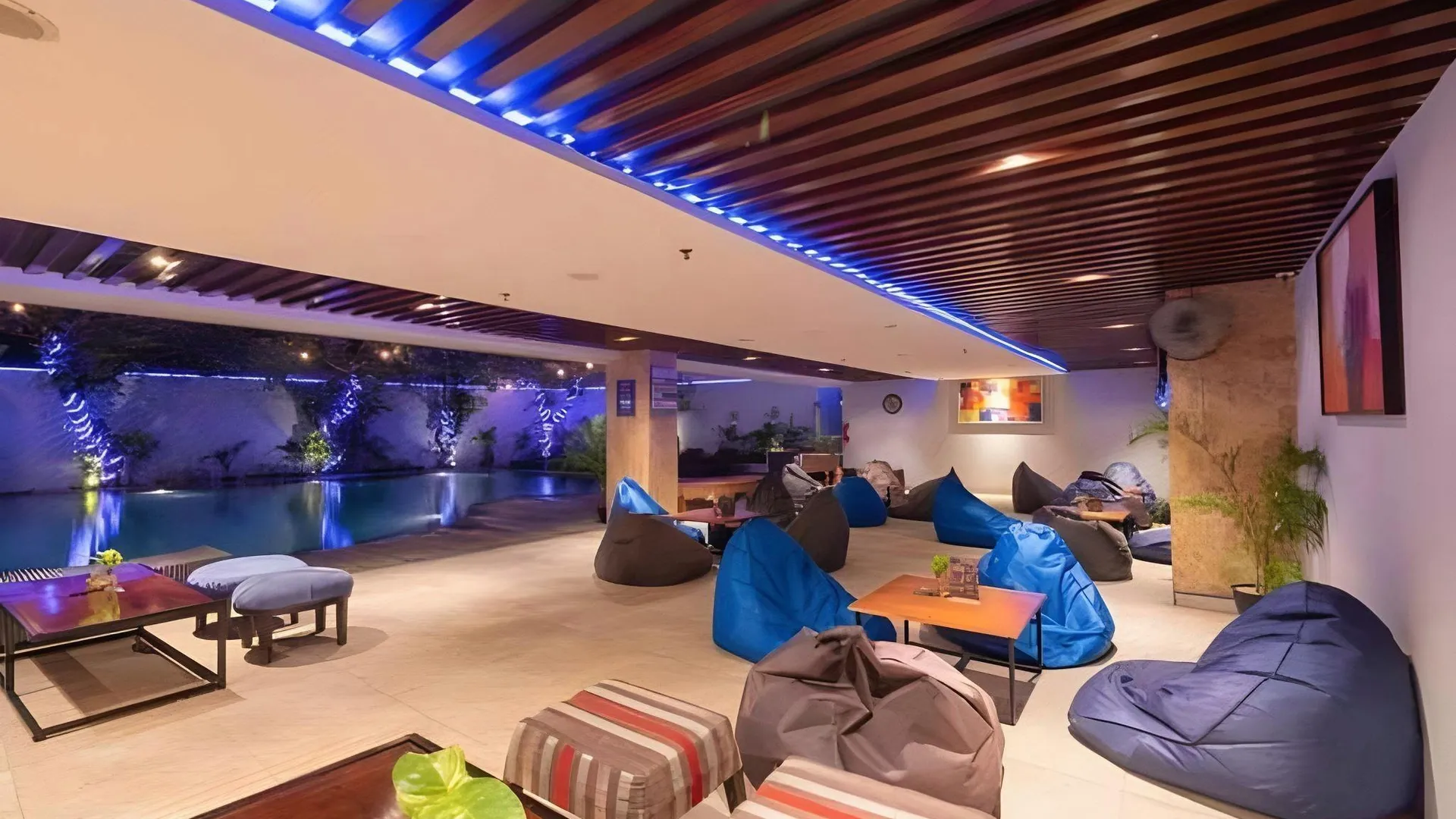 발리 브리츠 호텔 레기안 4성급 호텔 수영장